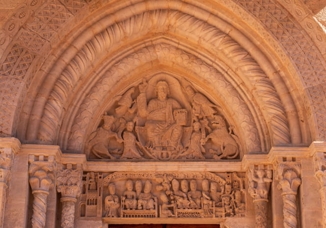 Sculpture Collégiale Saint-Hilaire de Semur-en-Brionnais
