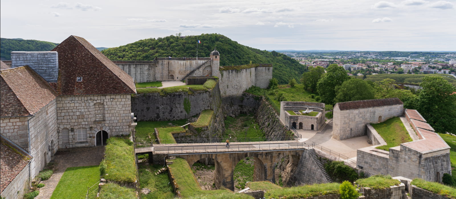 Citadelle de Besançon : vue d'ensemble du Front Royal