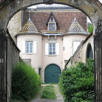 La Tour Guérin - COUCHES