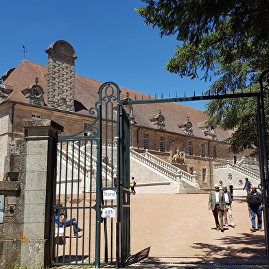 Ecuries du château de Chaumont en Charolais