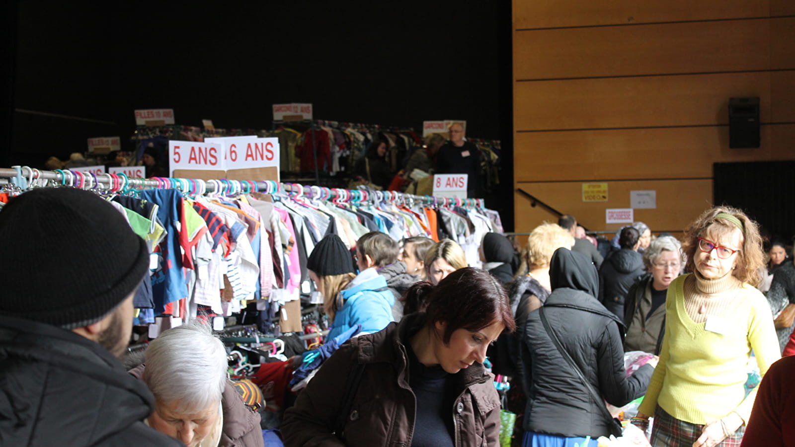 Bourse aux vêtements et puériculture par l'Union des Familles d'Audincourt