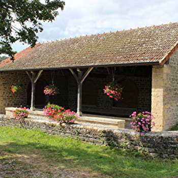 Lavoir de Vaux-en-Pré - VAUX-EN-PRE