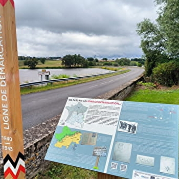 Ligne de démarcation - ancien poste de contrôle allemand - Poteau-pupitre - SAINT-EUSEBE