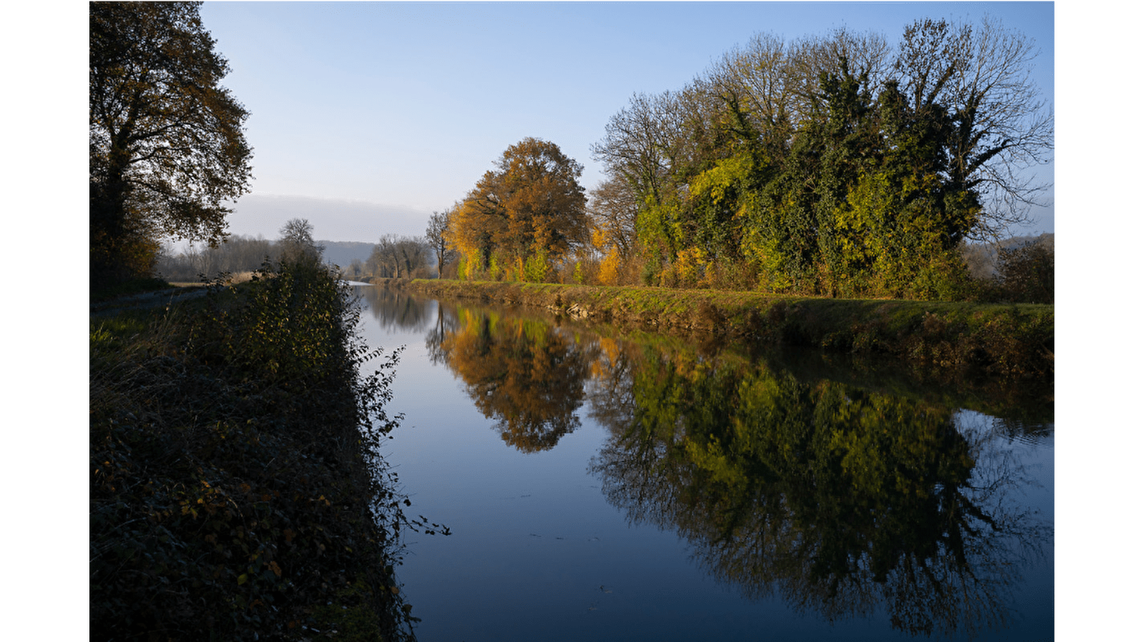 Sentier sur les Roches