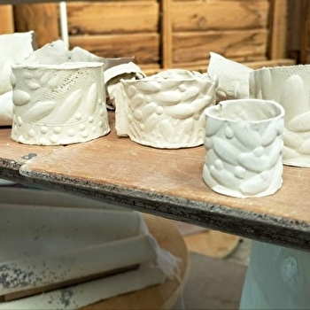 Formation terre-papier et porcelaine par Sofi Buquet - CHAMPIGNELLES