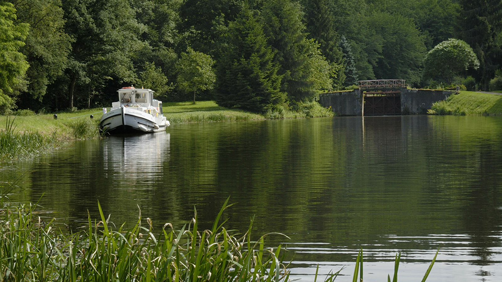 Les Canalous (location de bateaux habitables)