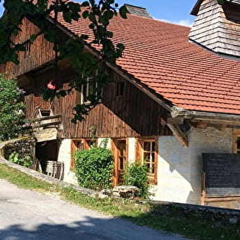 L'Arbre à Chapeaux - GRAND'COMBE-CHATELEU