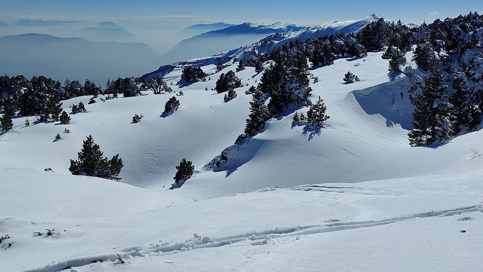 Sentier raquettes : du Télécabine du Fierney au Crêt de la Neige