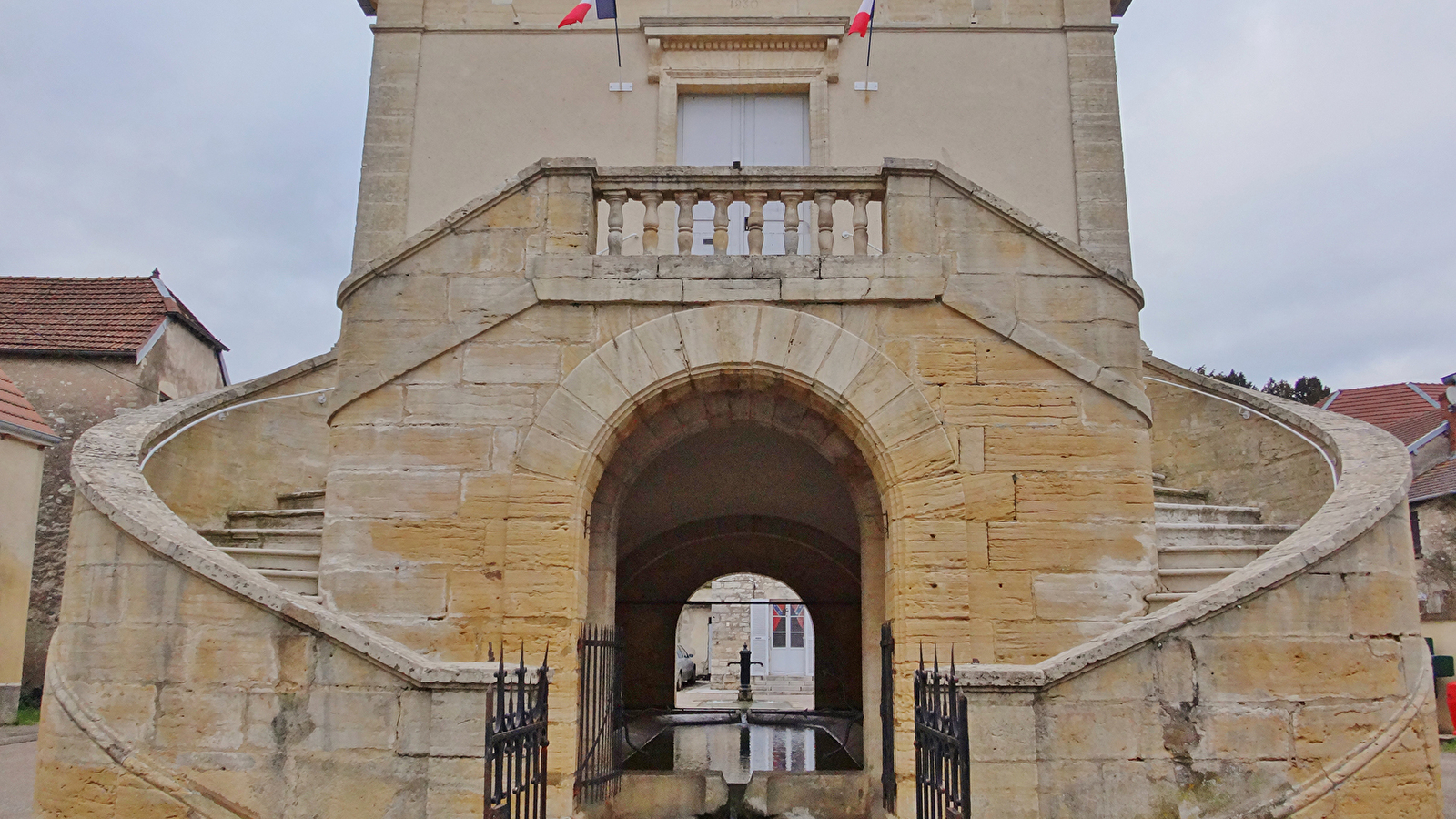 Mairie-lavoir