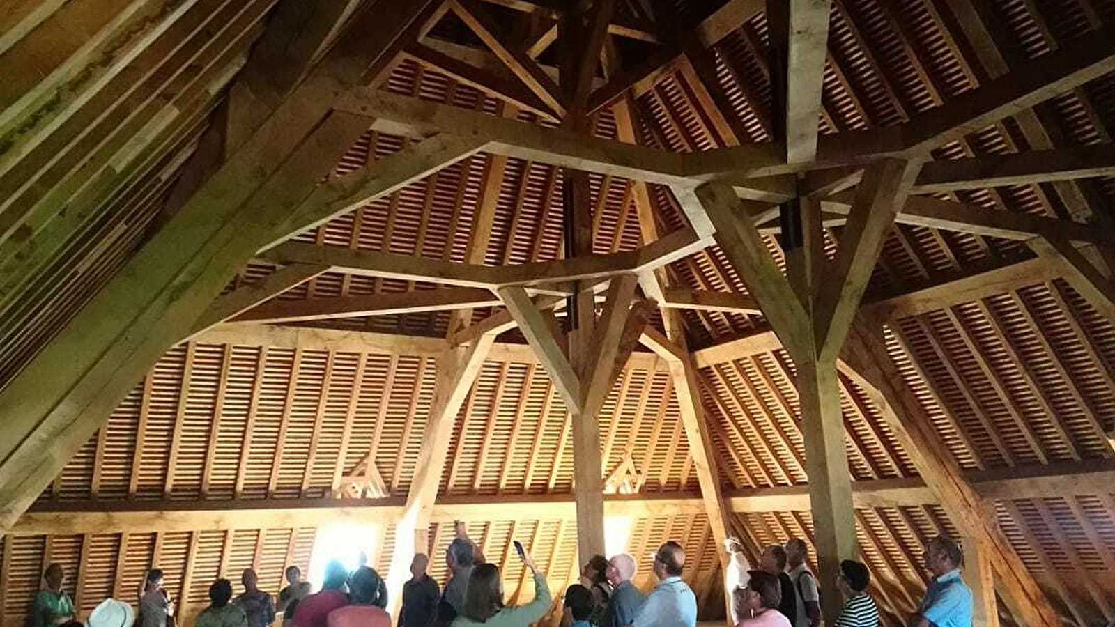 Visite d'une charpente du XVe siècle