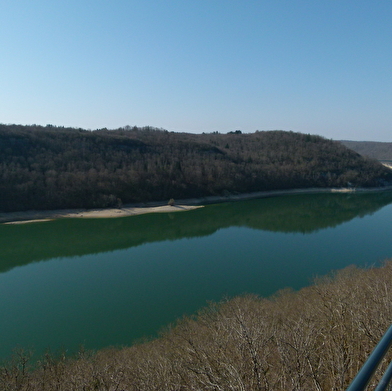 Lac de Vouglans – Les falaises de Surchauffant