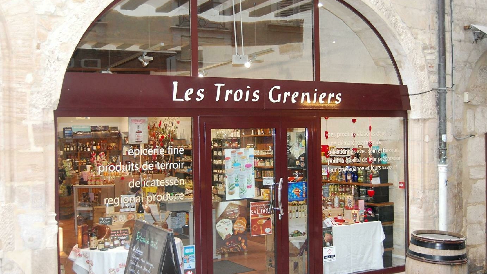 Les Trois Greniers