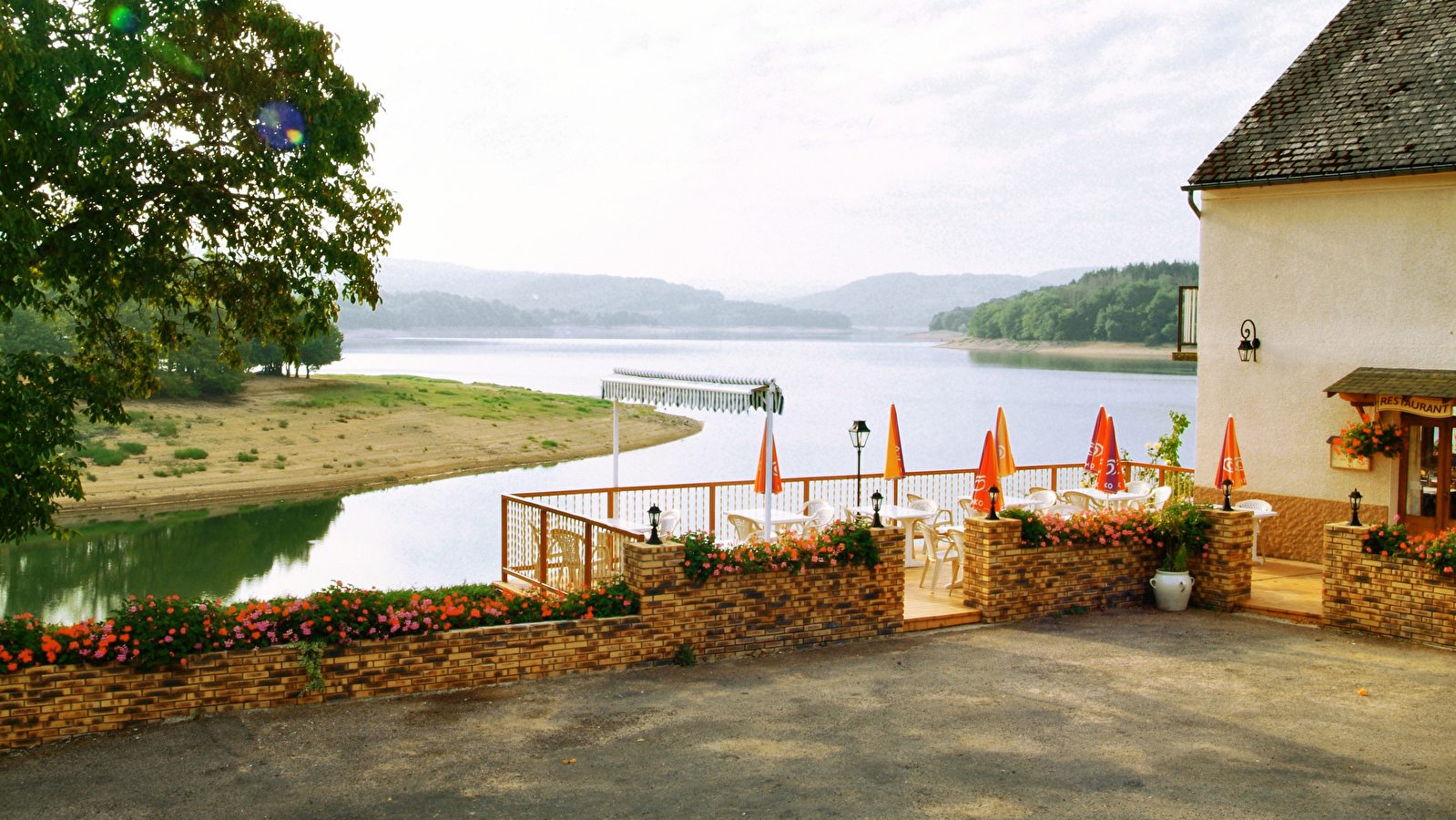 Hôtel Restaurant Les Terrasses Du Lac