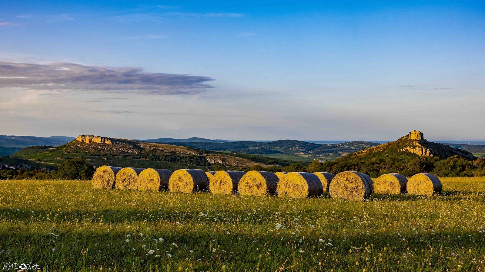 Capturer la Roche de Solutré au coucher de soleil