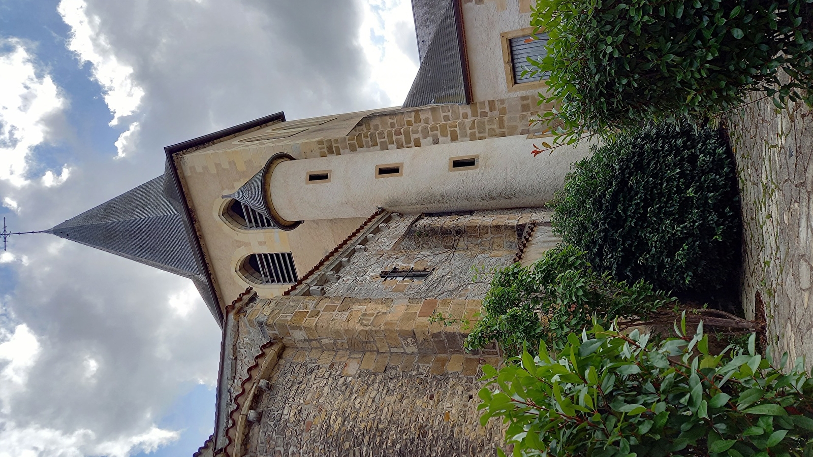 Eglise et crypte Saint-Aré