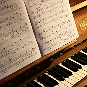 Piano à quatre mains - ARBOIS
