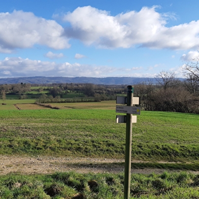 Etang des Baisses et ferme de Bévey