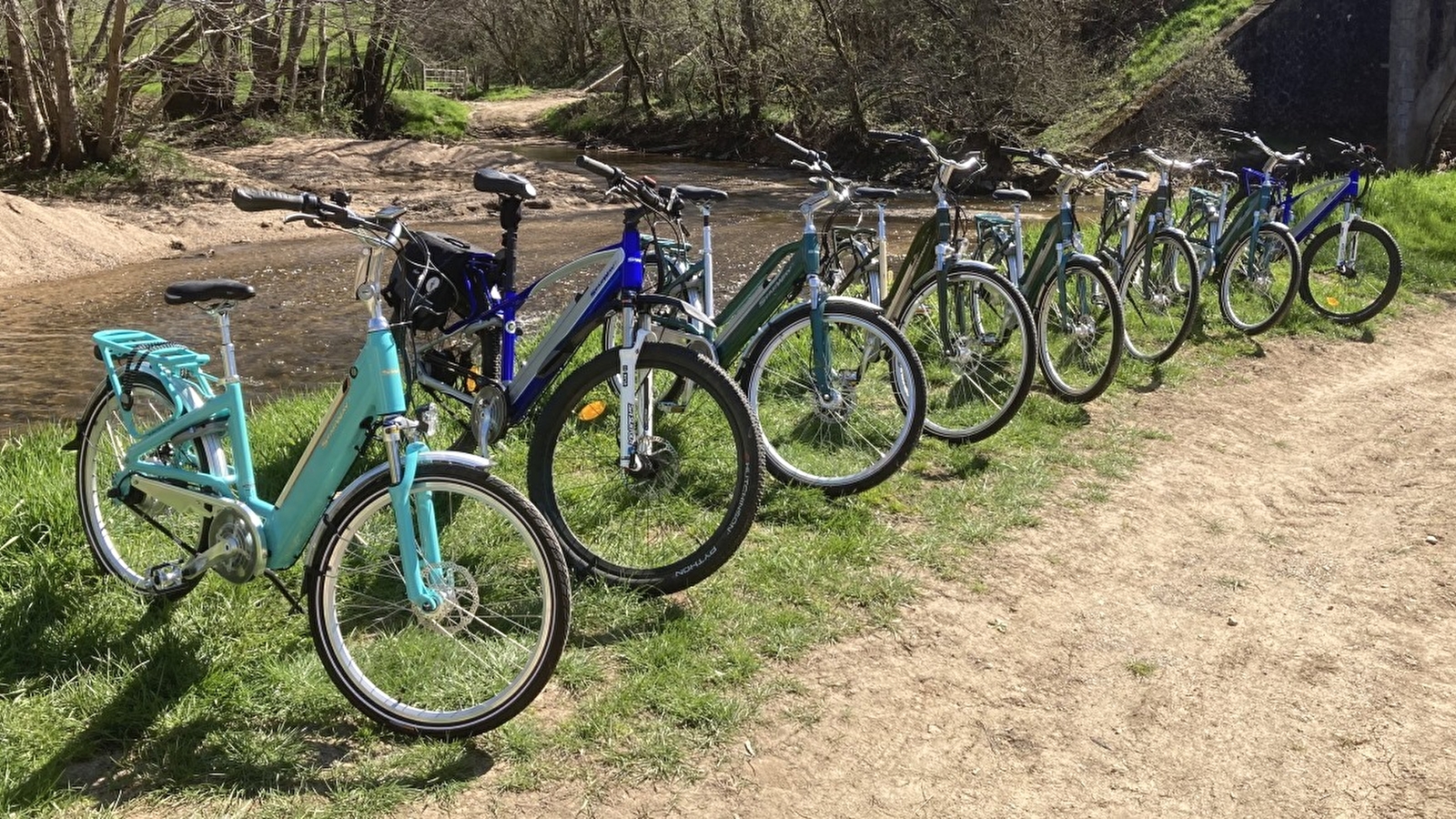 Au Cyclo DéChaîné - Location & vente de vélos électriques et itinéraires dans le Sud-Morvan