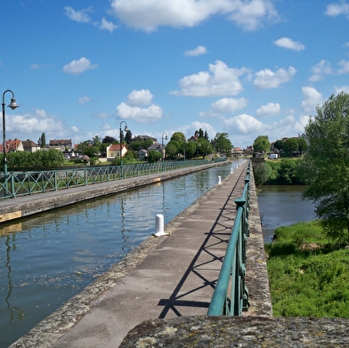 Les Canalous (location de bateaux habitables)