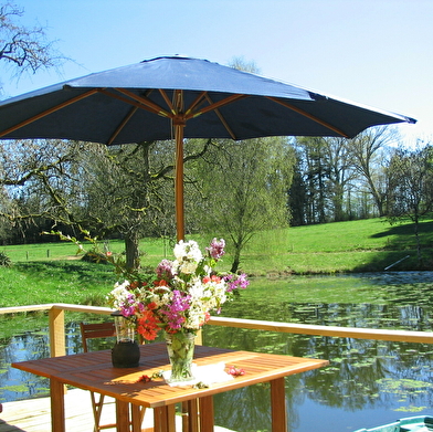 Cabanes Lacustres - Cabanes sur l'eau - Domaine du Château d'Ettevaux 