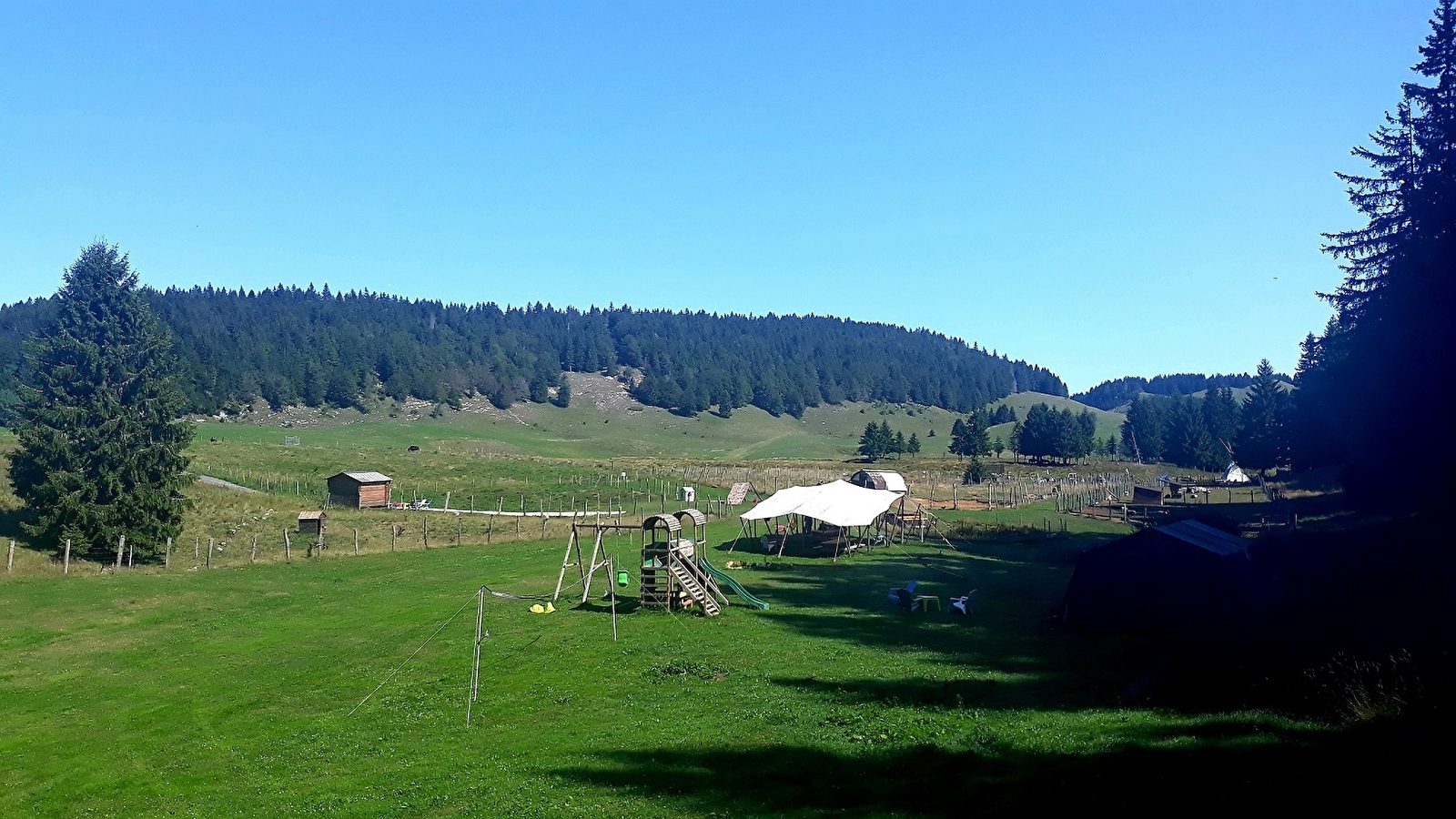 Aire naturelle de camping - La Ferme de l'Enquerne