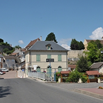 Exposition sur le Comptoir Général des Matériaux - CERCY-LA-TOUR