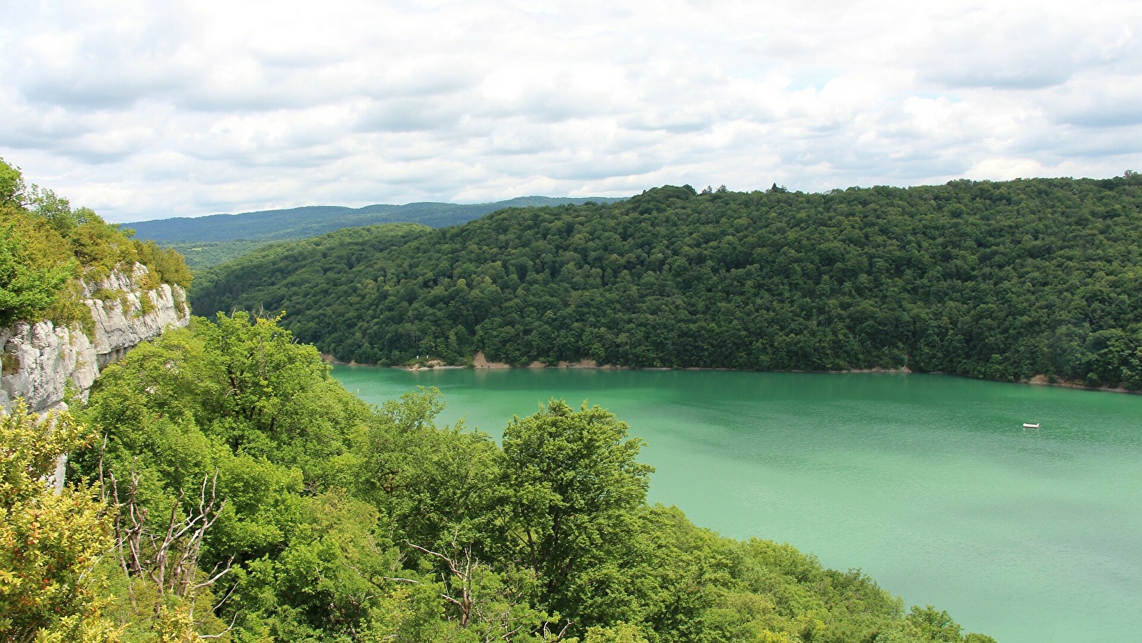 Lac de Vouglans – Les falaises de Surchauffant