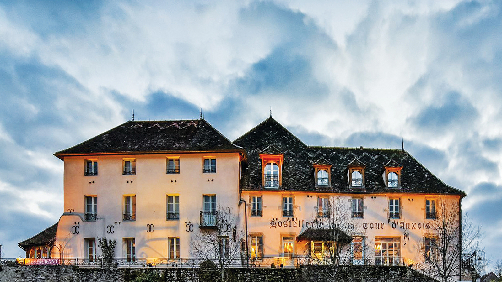 hostellerie la tour d'auxois