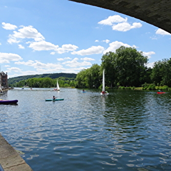 Rivière et Mariniers - VILLENEUVE-SUR-YONNE