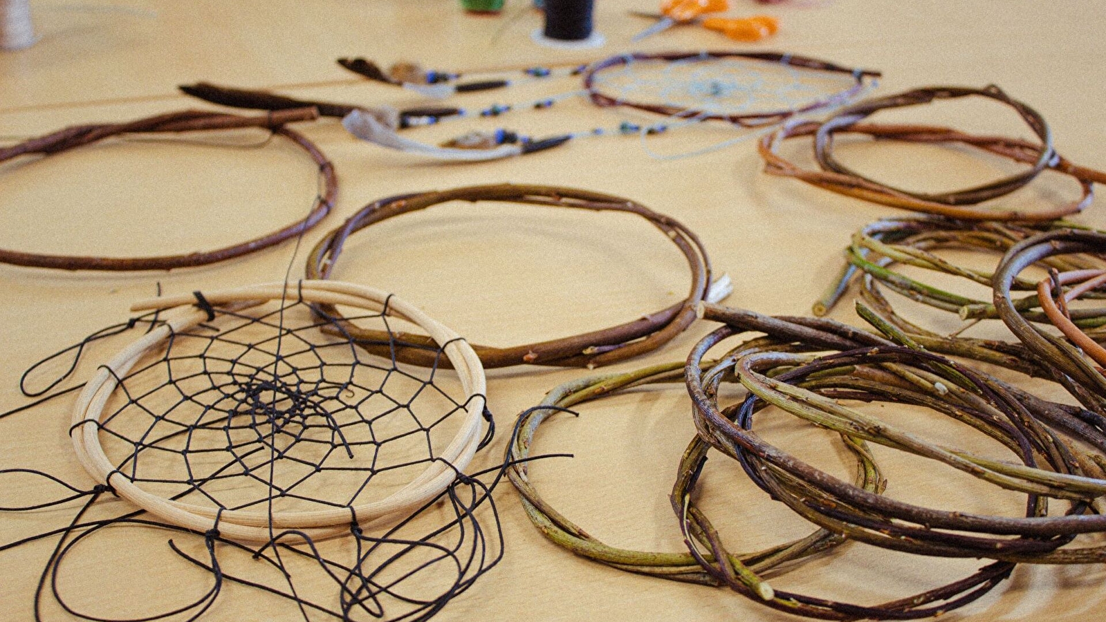 Atelier des savoir-faire : Atelier Graines d'artisans - Attrape rêves  