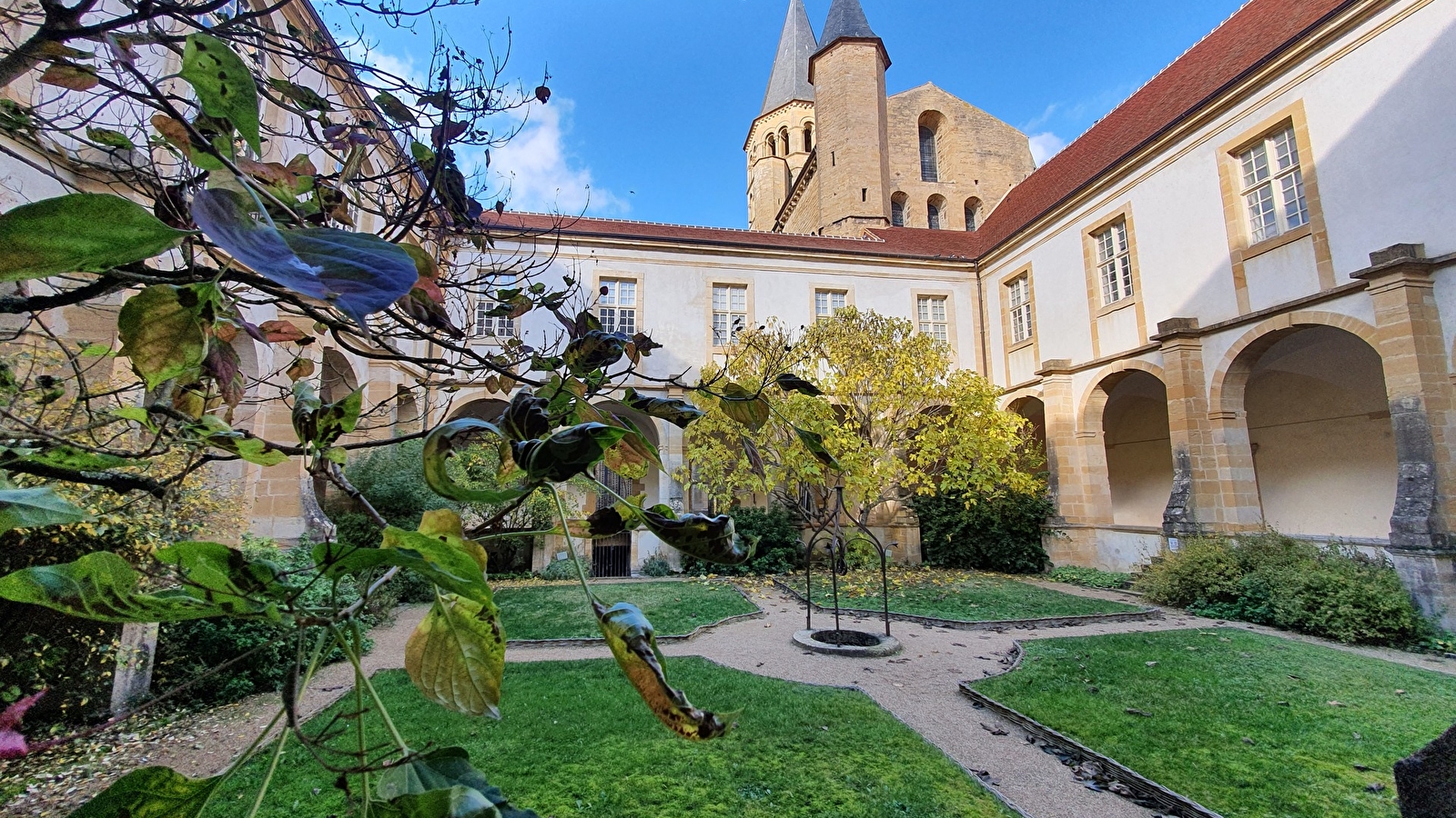 Paray médiéval - 1050 de la fondation du monastère