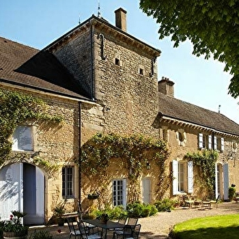 Gîtes Château de Messey - OZENAY