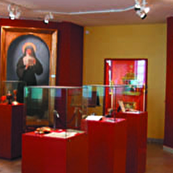 Accueil du sanctuaire - Exposition permanente sainte Marguerite-Marie et saint Claude La Colombière - PARAY-LE-MONIAL