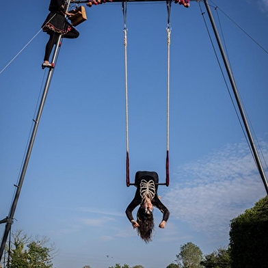  Étoffer la Nuit – Rêverie acrobatique et sonore - Collectif Aurita.