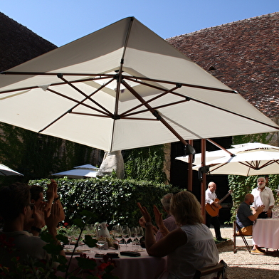 La Table de Léonce en plein air au Château du Clos de Vougeot