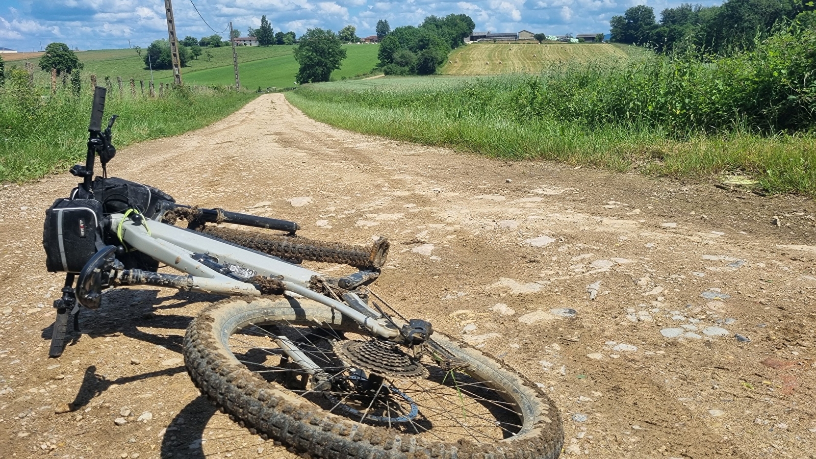 Circuit VTT-VTC n°28 (rouge) - Grand tour de Mépillat - Terres fortes de Cormoz