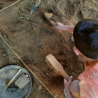 Atelier archéologie à Guédelon