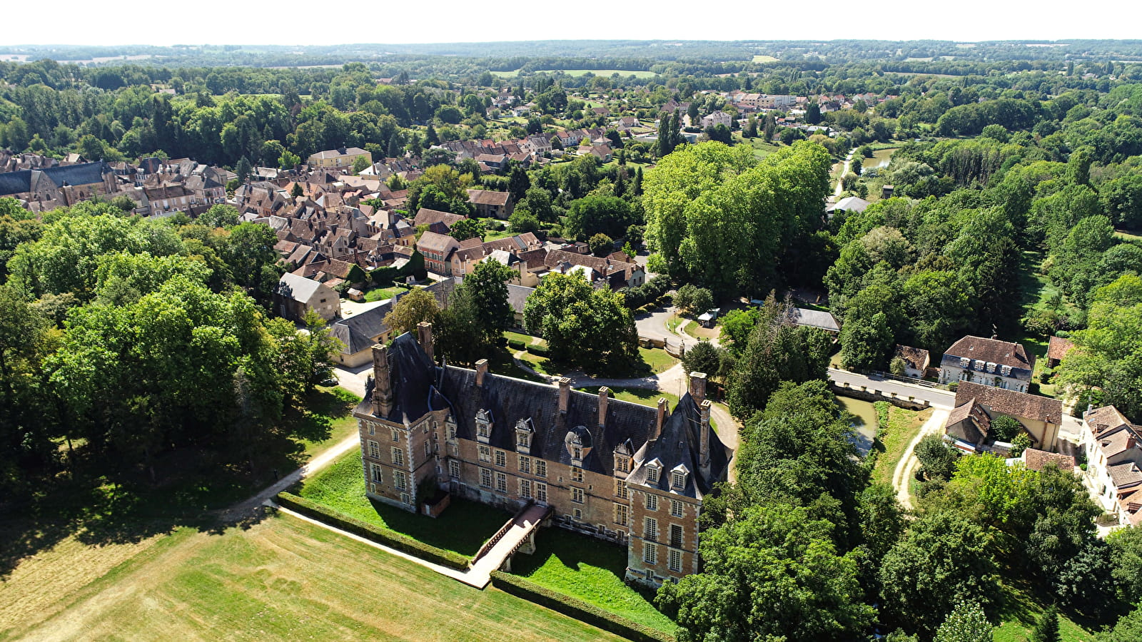 SAINT-AMAND-EN-PUISAYE