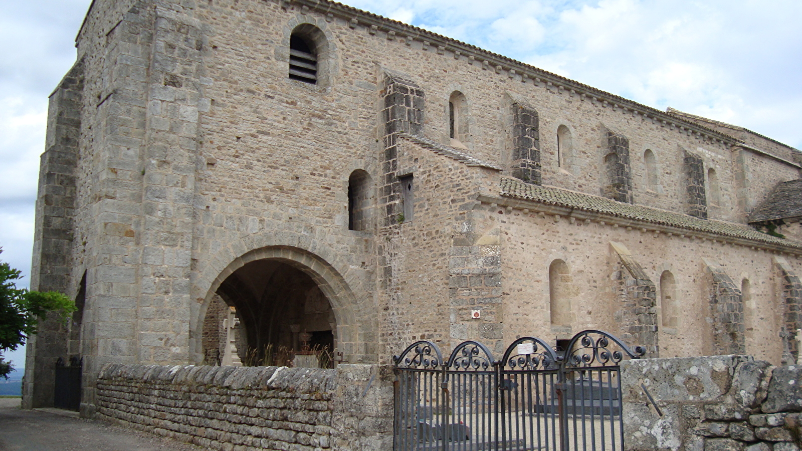 Église romane de Mont-Saint-Vincent