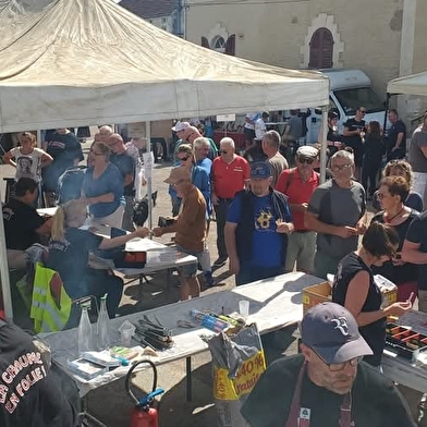 Vide grenier et marché artisanal