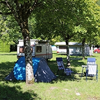 Aire de camping-cars du camping Le Champaloux - LODS