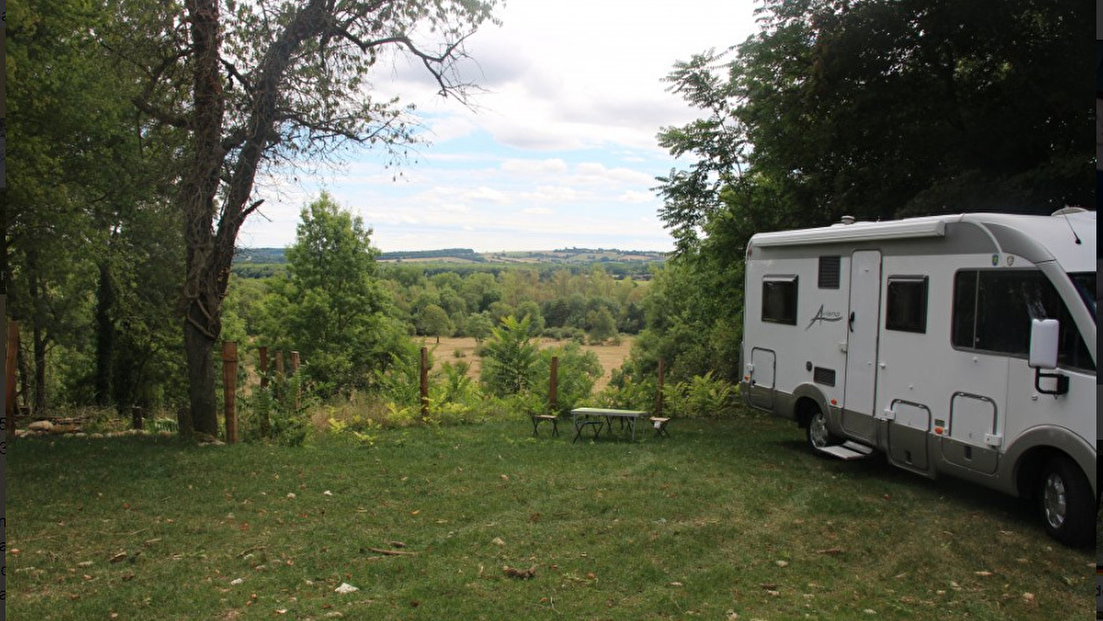 Aire de stationnement pour camping-cars aux Indrins