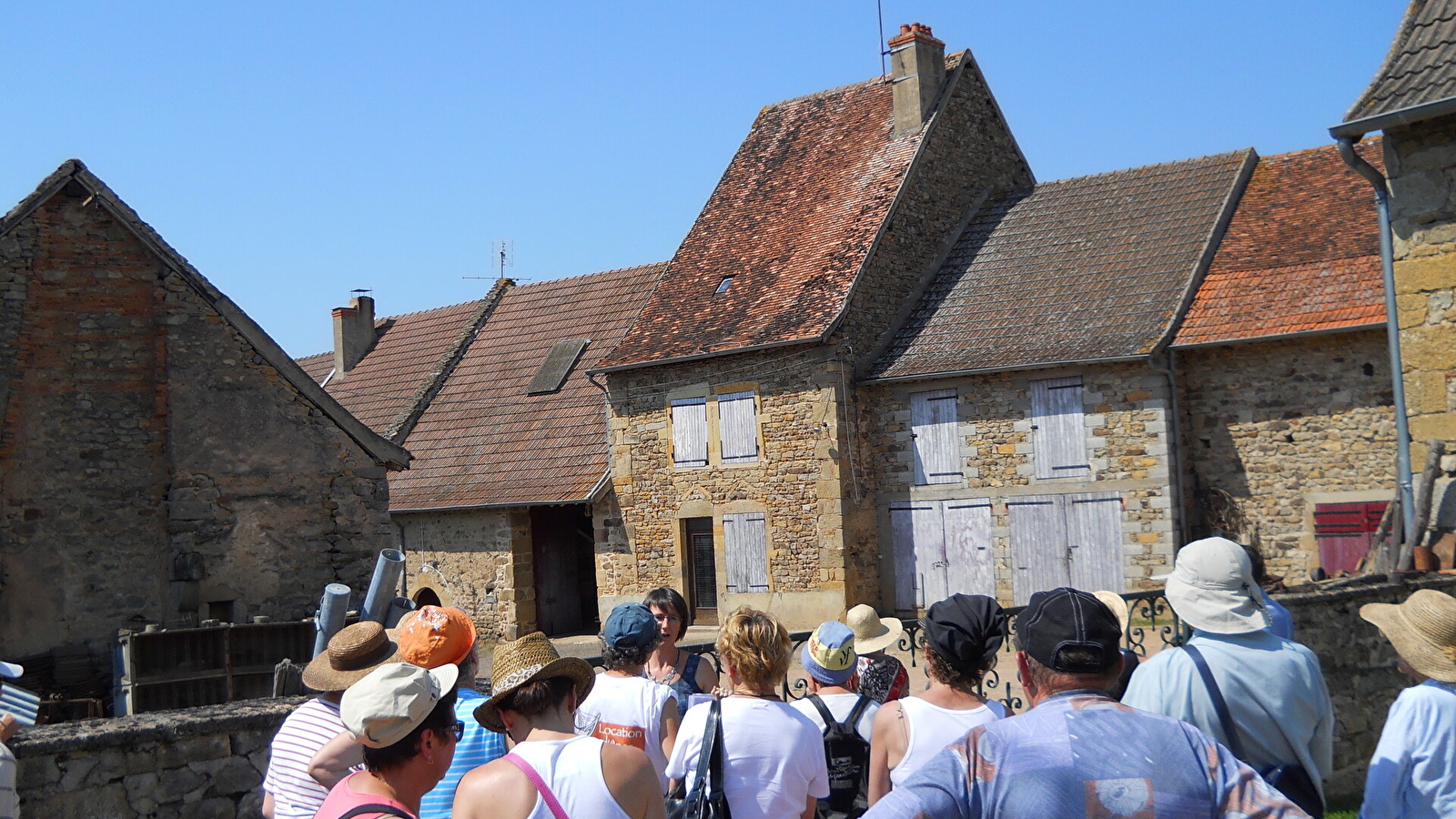 Visite guidée du Hameau de Mans à Dyo 