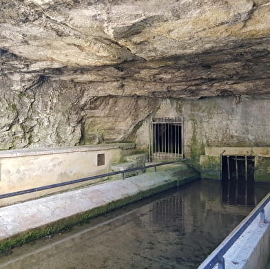 Le lavoir sous roche