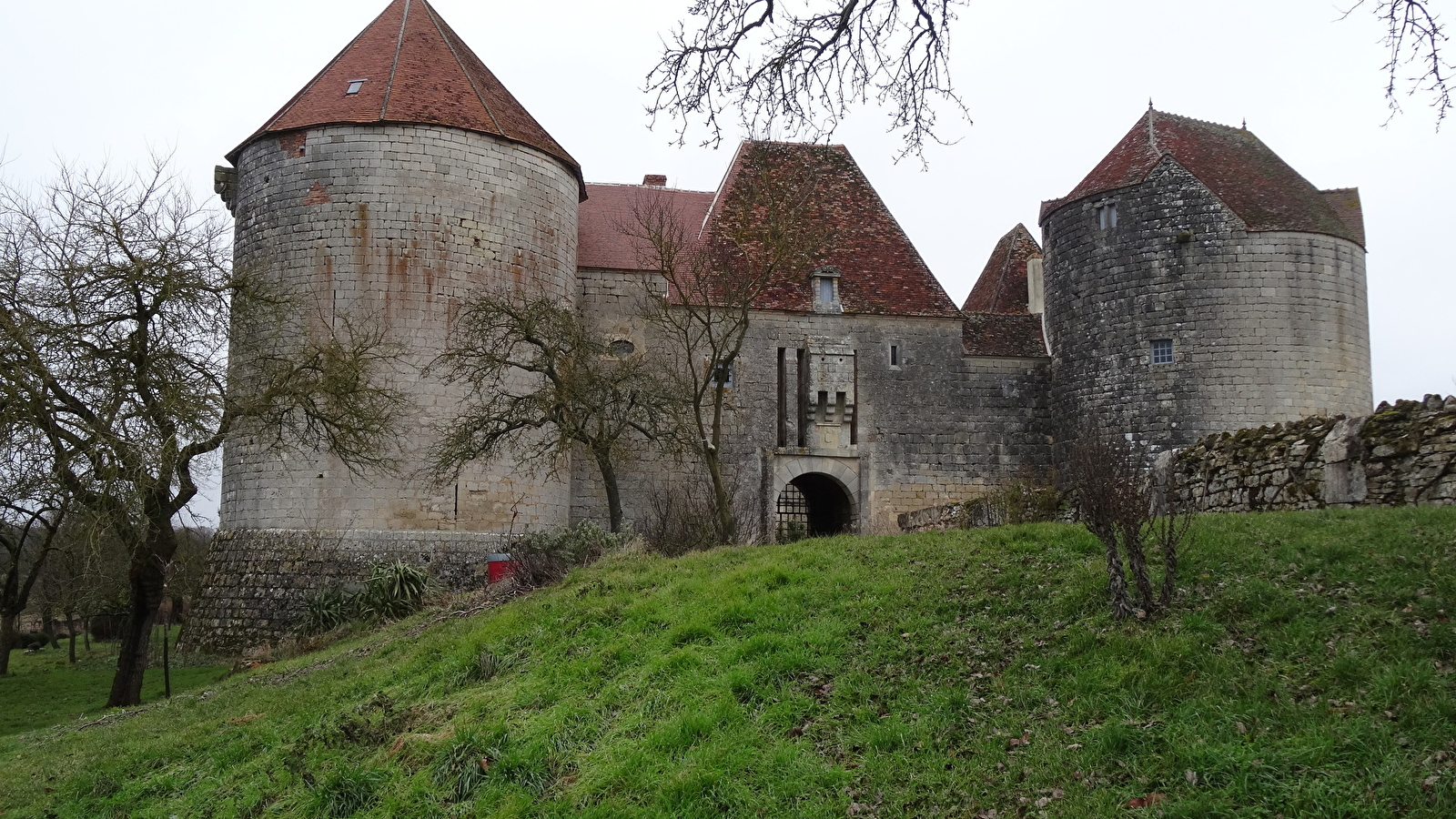 Balade à La Motte Josserand : du temps des châteaux forts