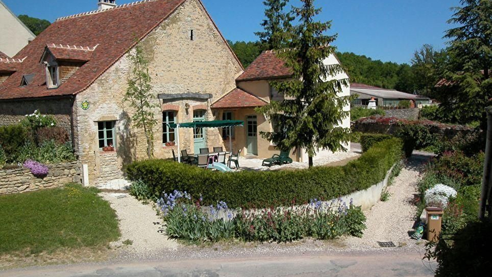 Aux Trois Cêdres