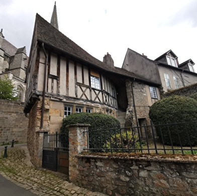 Visite guidée 'Saint-Lazare, cœur de ville médiévale'