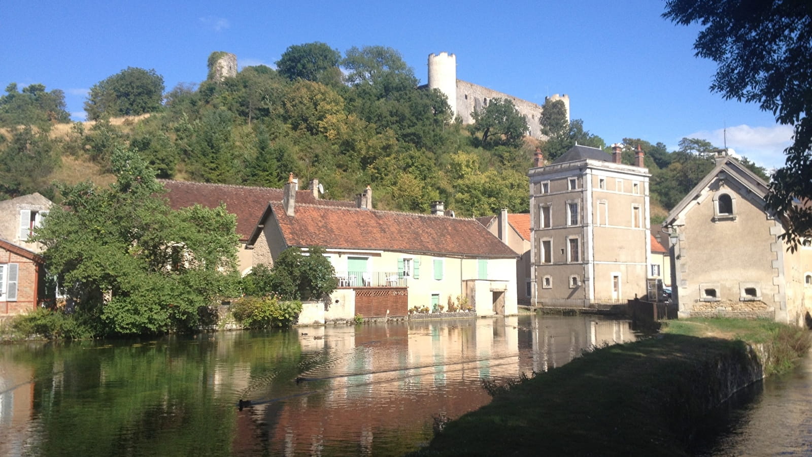 DRUYES-LES-BELLES-FONTAINES