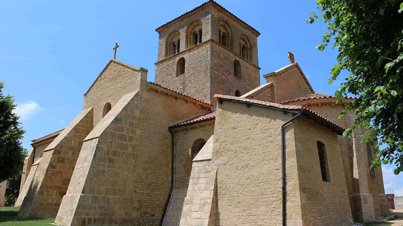 Visite commentée de l'église romane, site clunisien