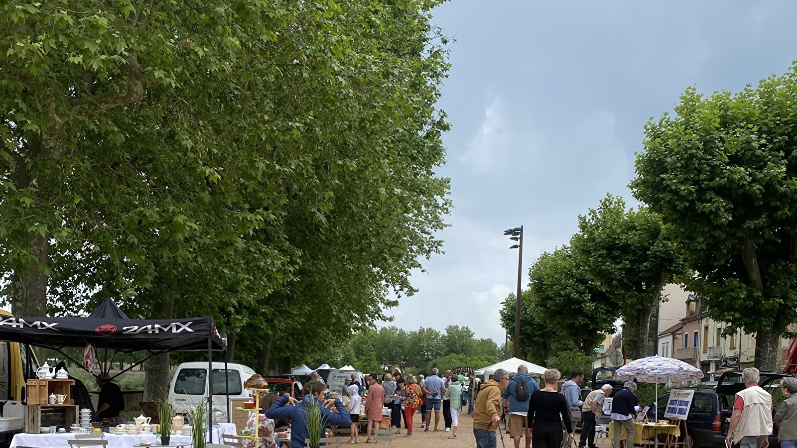 Vide grenier et marché producteurs